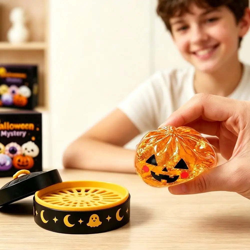 5.5 cm Halloween Dumpling Squishy Toy in Steamer, Slow-Rising Squeeze Toy