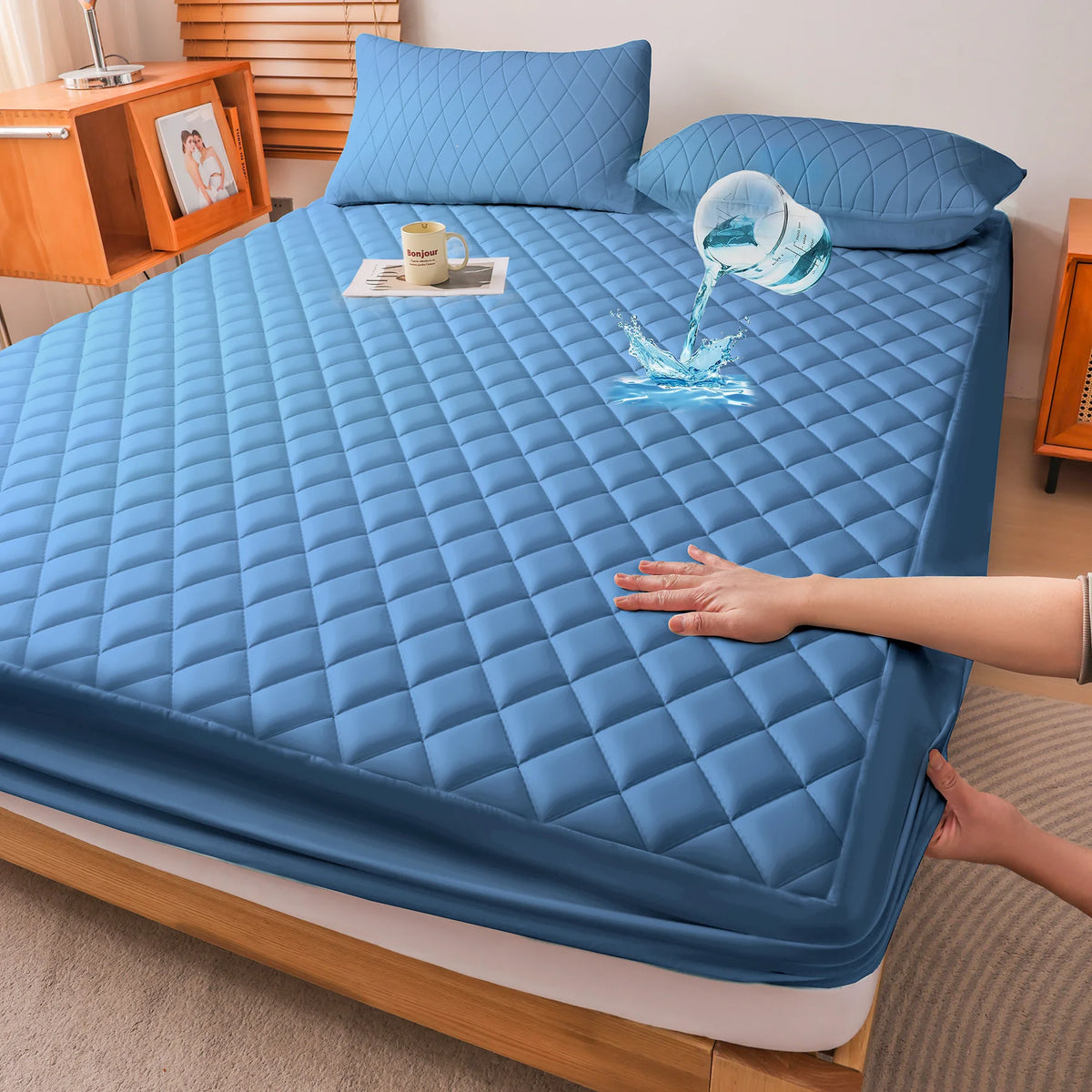 1Pc Waterproof Mattress Protector, thickened skin-friendly quilted bed cover with deep pocket, breathable bedroom bedding